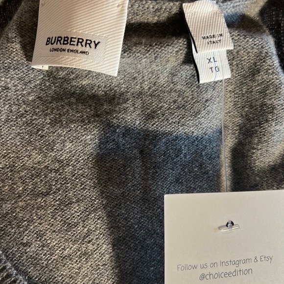 SOLD*** Burberry Logo Short Sleeve Knit Sweater in Grey 100% Cashmere XL - Picture 3 of 3